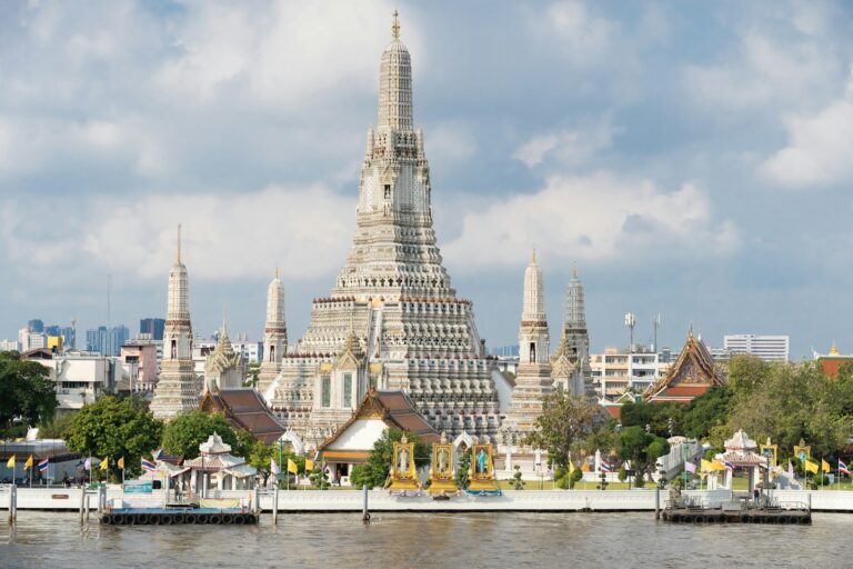 Wat arun temple