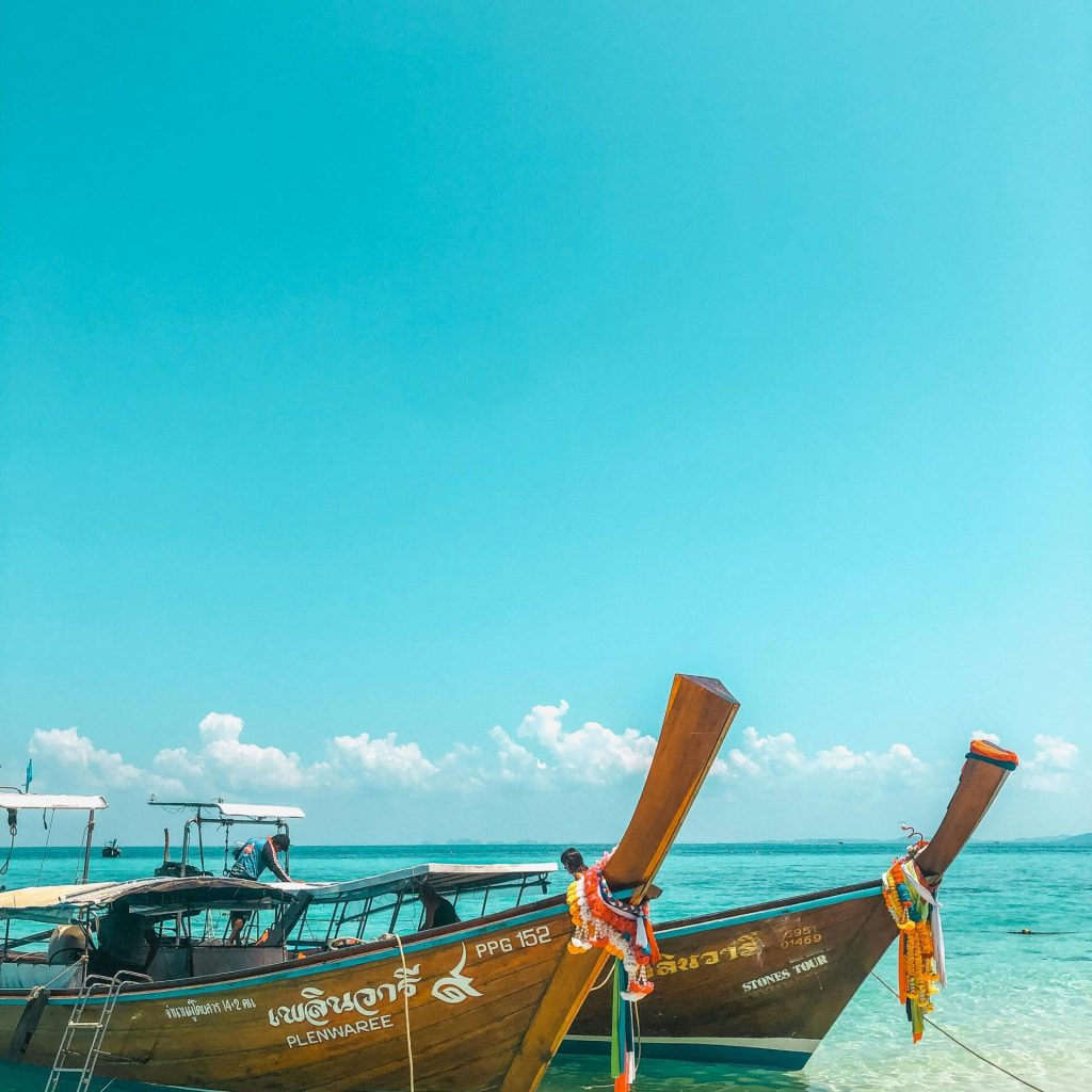 Packages 15 pexels travel with aine 1792761 5778627 1 scaled